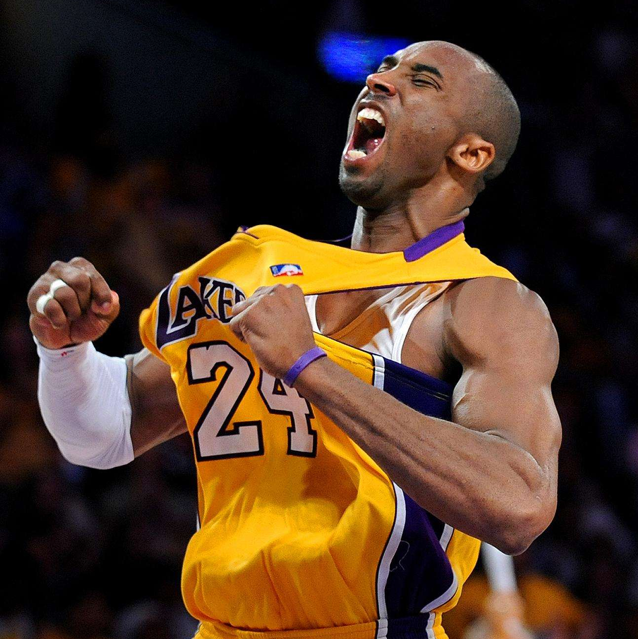 都灵官方：瓦尼亚蒂卸任体育总监一职，佩特拉奇重新接手（都灵官宣：佩特拉奇回归接任体育总监，瓦尼亚蒂卸任）