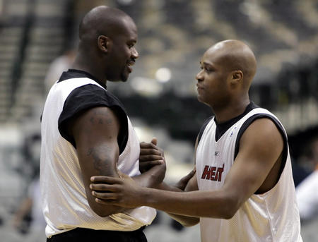 拉波尔塔：皇马上轮的两球都不该算；他们对巴萨有一种执念（拉波尔塔：皇马上轮两球不应有效，他们对巴萨抱有执念）