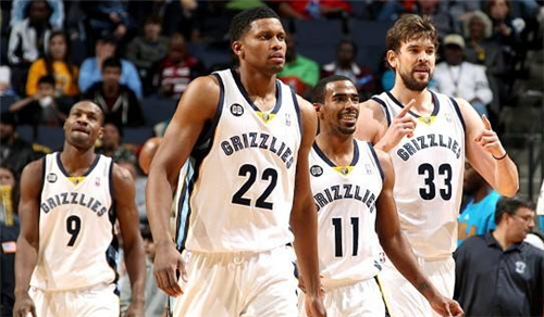 为何换下伊尔迪兹？斯帕莱蒂：奥蓬达身价可是有四、五千万欧（斯帕莱蒂解释换下伊尔迪兹：奥蓬达身价达四五千万欧）