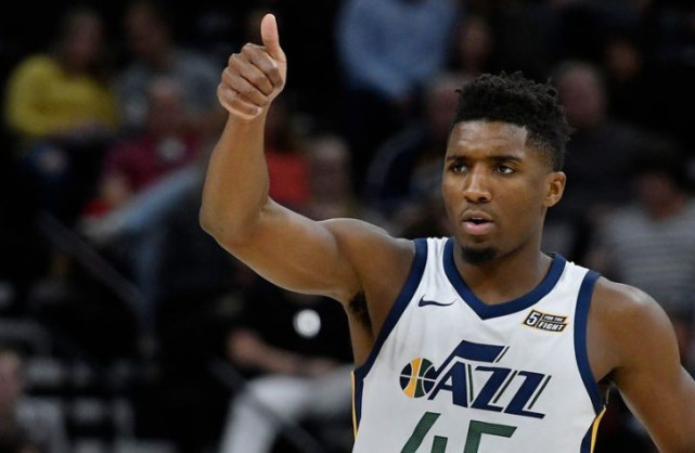 索博斯洛伊：萨拉赫是我的朋友，但这是他和俱乐部之间的事（索博斯洛伊：萨拉赫是好友，此事应由他与俱乐部解决）