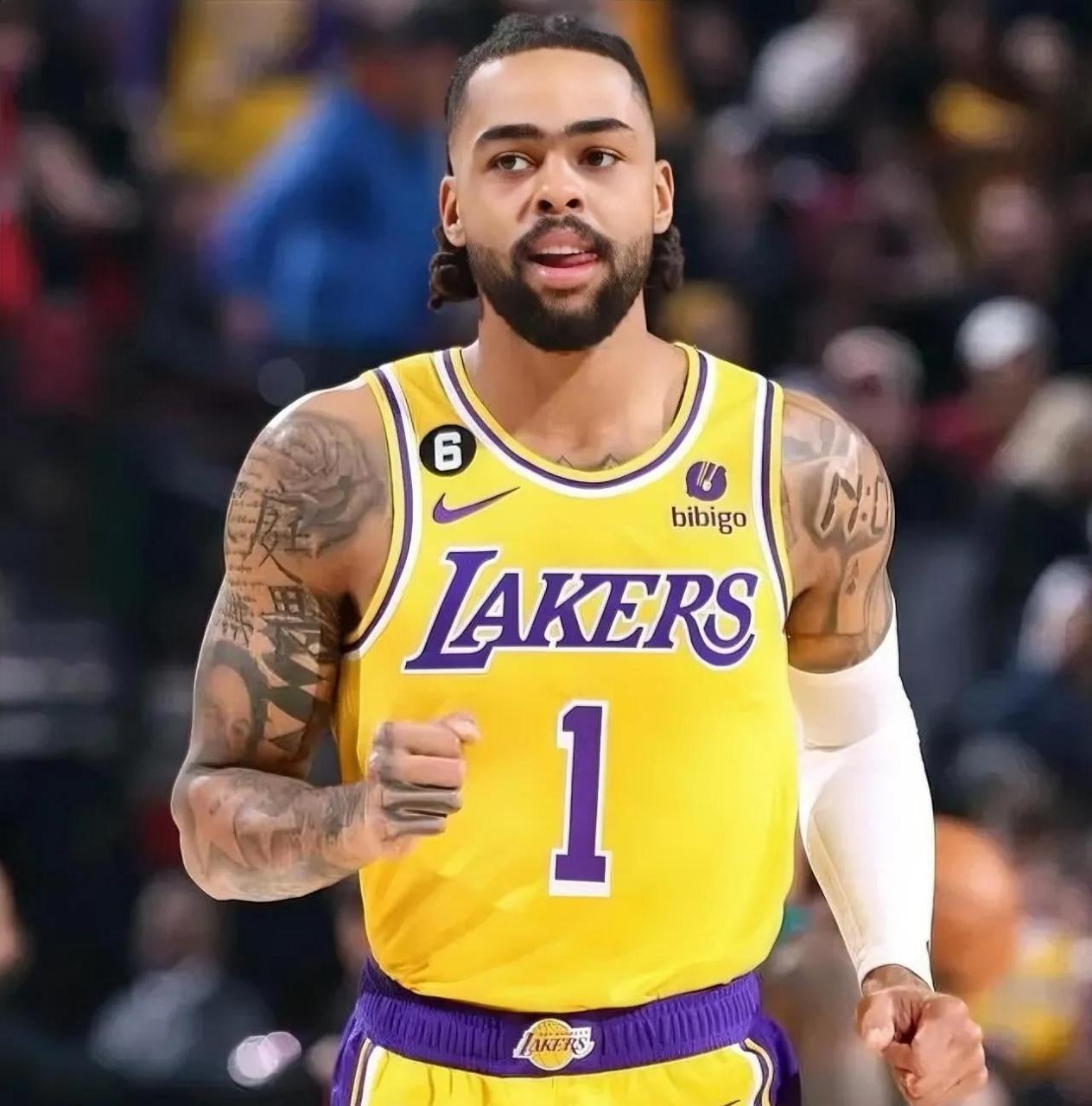 懂球帝海报：十载白巷，东方之光（懂球帝海报：白巷十年，东方耀辉）