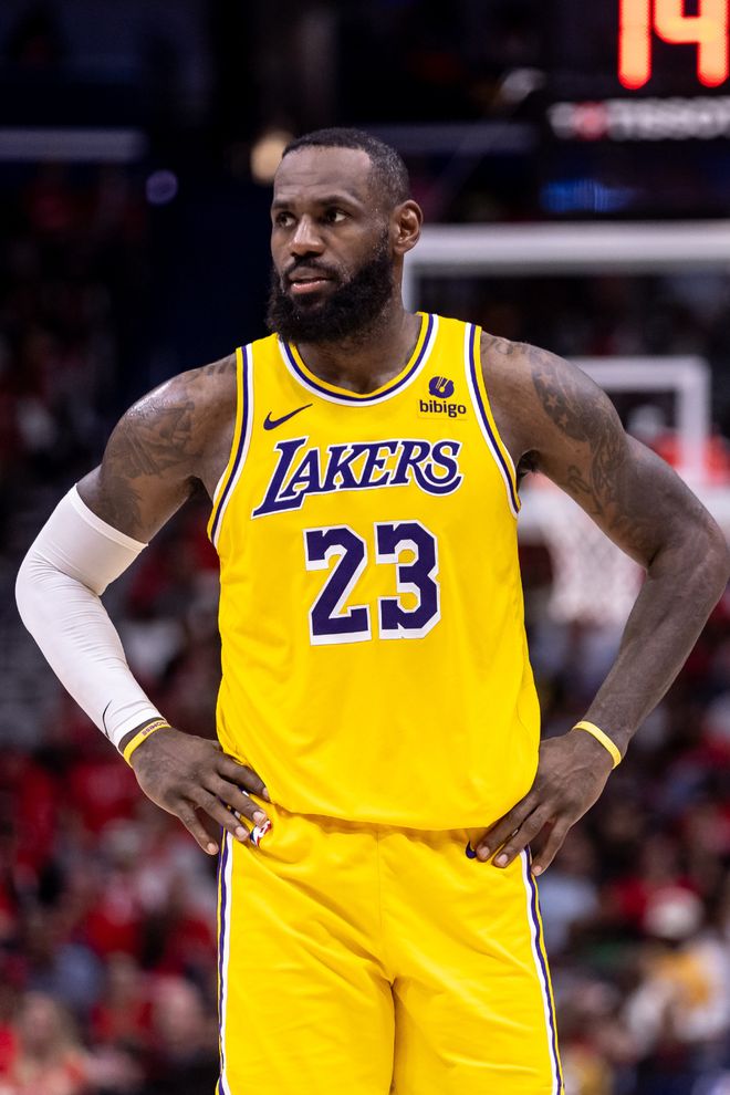 布冯：迈尼昂展现决定性作用，想夺冠的球队必须要有这种门将（布冯盛赞迈尼昂：争冠球队离不开这种决定性门将）