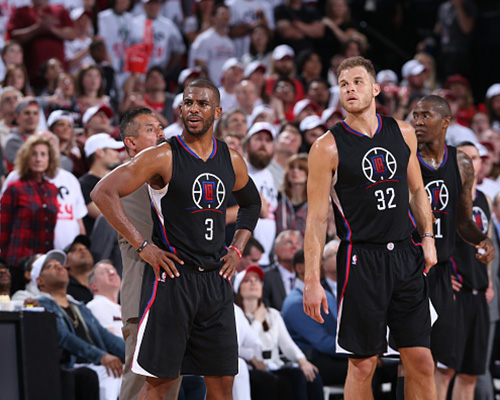 距降级区1分，记者：沃尔夫斯堡已决定解雇主帅西莫尼斯（记者曝沃尔夫斯堡已将主帅西莫尼斯下课，球队仅领先降级区1分）