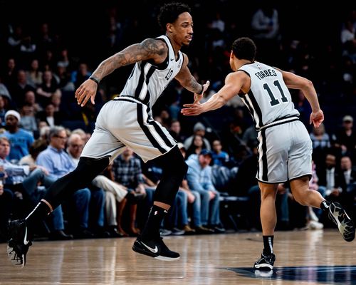 英超：曼联3-0大胜纽卡斯尔（英超：曼联三球零封纽卡斯尔）