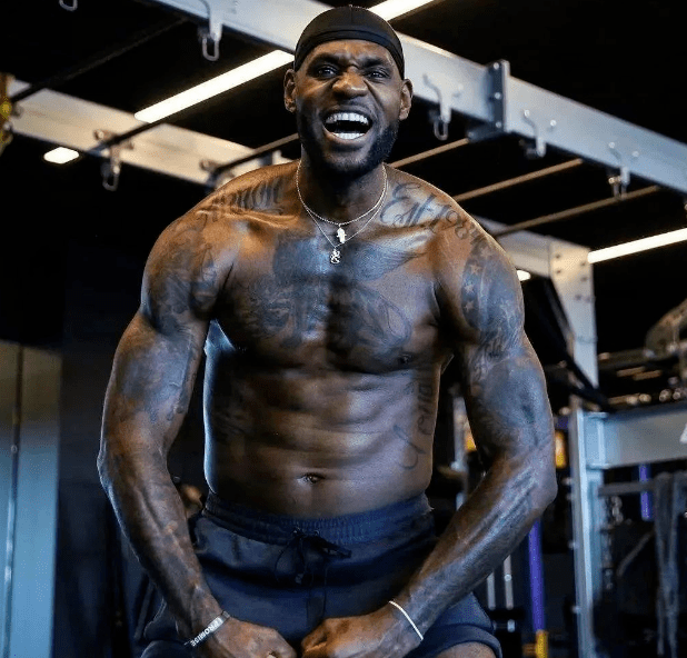 爱德华兹谈关键三分：球掉了我只能瞎投，结果老天回应了我（爱德华兹谈关键三分：球脱手只能乱投，幸得天公作美）